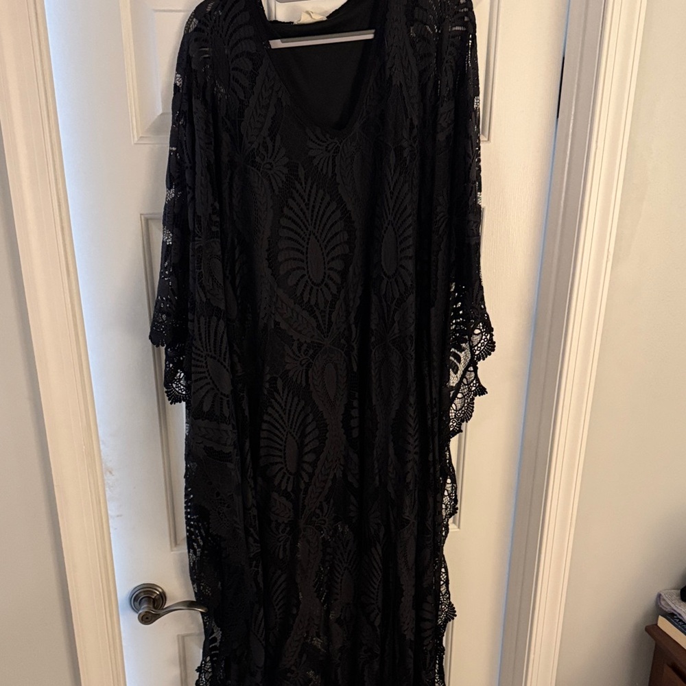 Chic Black Lace Gown